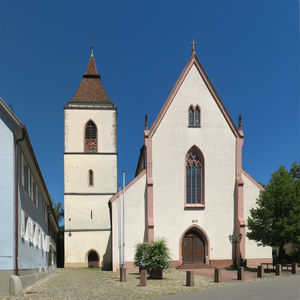 Quelle: KlausFoehl (https://commons.wikimedia.org/wiki/File:Staufen_im_Breisgau_Kirche_Sankt_Martin01_2009-08-01.jpg), „Staufen im Breisgau Kirche Sankt Martin01 2009-08-01“, https://creativecommons.org/licenses/by-sa/3.0/legalcode